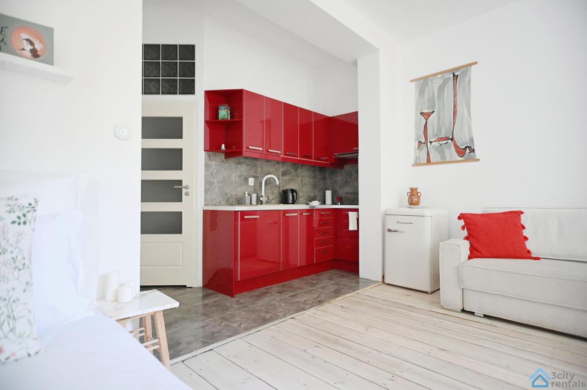 White And Red 3city In By Renters Apartment Zoppot