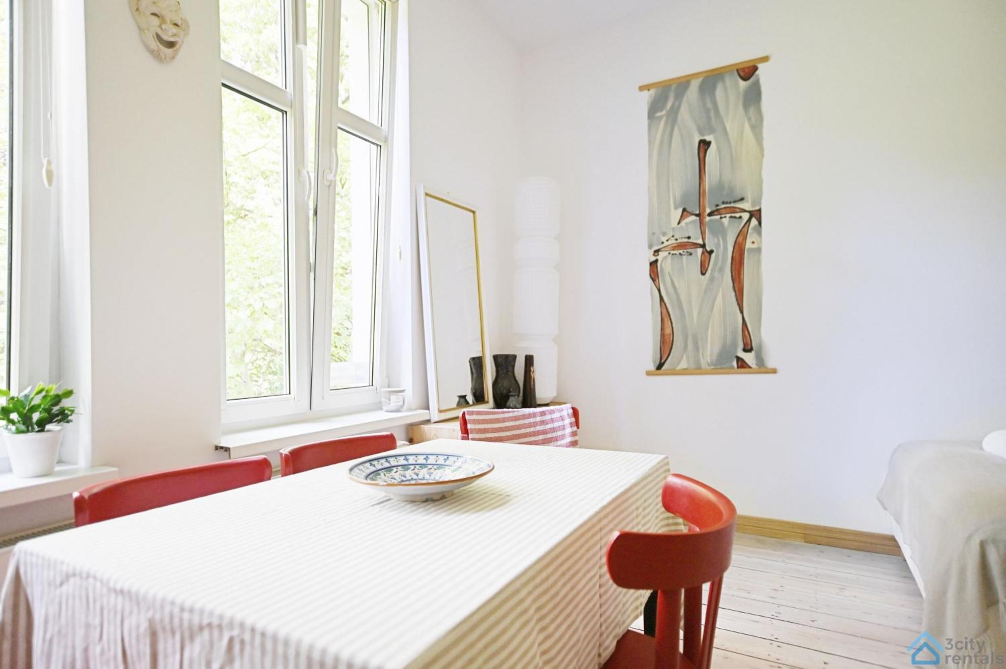 White And Red 3city In By Renters *